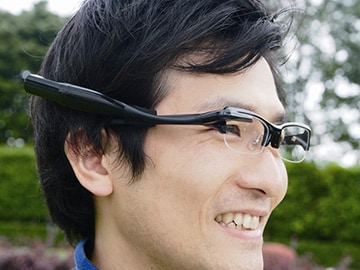Olympus MEG 4.0 ultra-small HMD prototype adopts the proprietary split-pupil see-through optical system to display images without obstructing the natural field of view. 